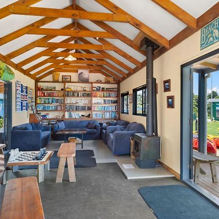 Хостел Raglan Backpackers Екстер'єр фото