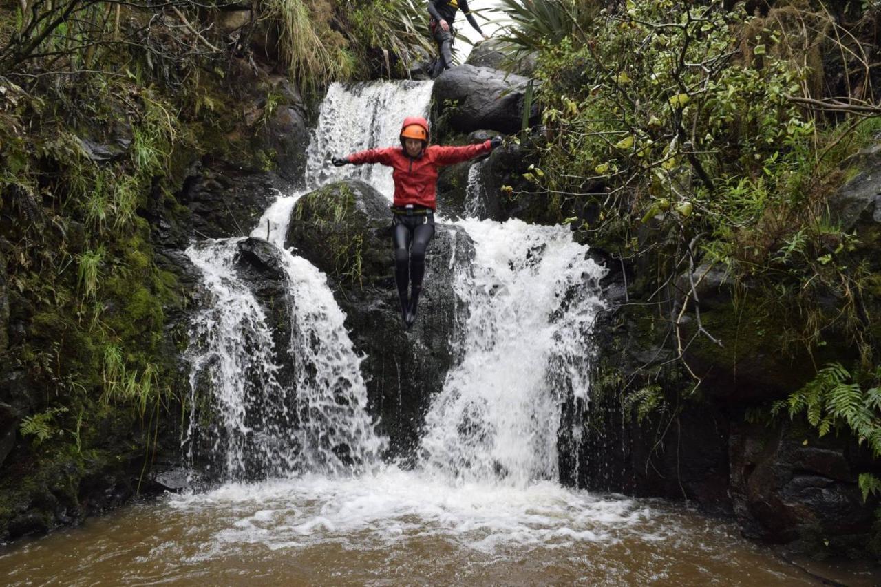 Хостел Raglan Backpackers Екстер'єр фото